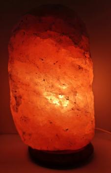 Preview: mittelgroße Salzlampe leuchtend bei nacht